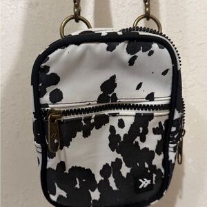 Cow print crossbody back & can be adjust to cross shoulder bag